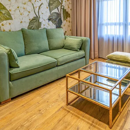 Boutique Adolfo 4*
